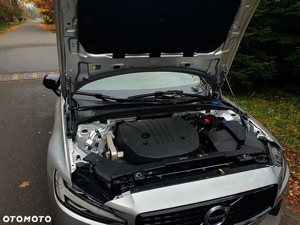 Volvo V60 B3 B DKG Momentum Pro - 32