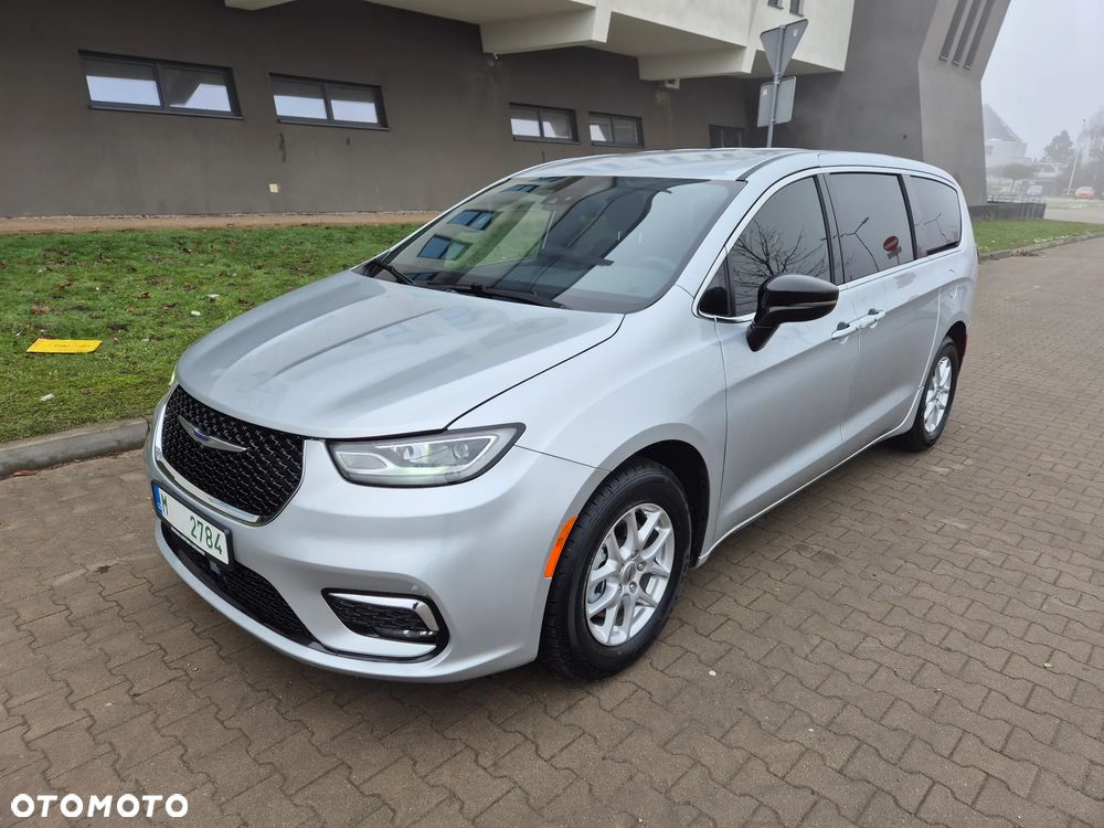 Chrysler Pacifica - 2