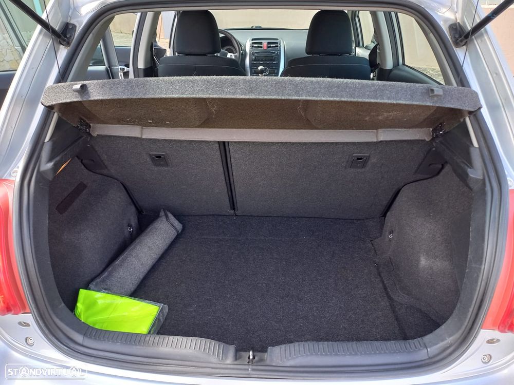 Toyota Auris 1.4 D-4D - 13