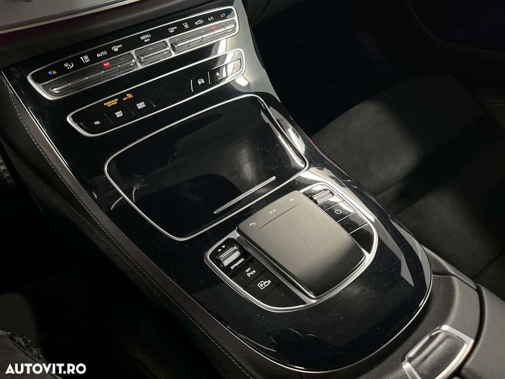 Mercedes-Benz E 300 9G-TRONIC AMG Line - 31