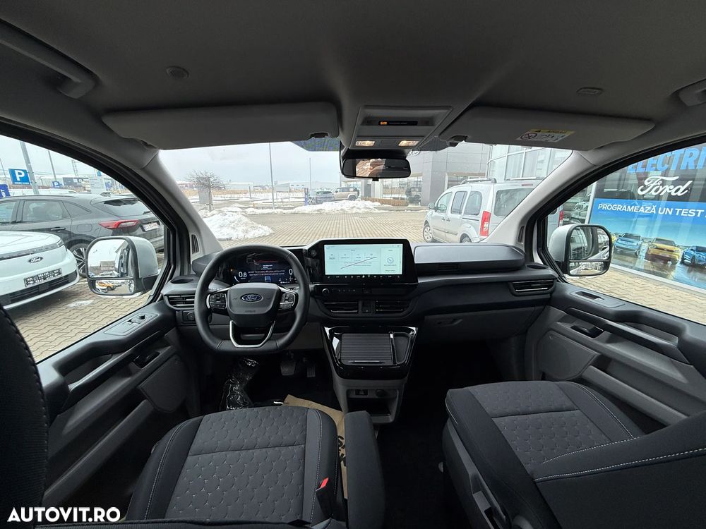 Ford Tourneo Custom - 10