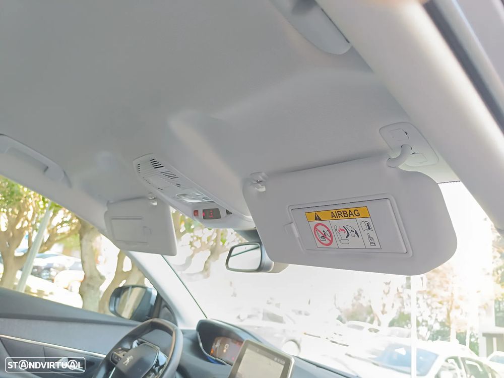 Peugeot 3008 1.2 PureTech Allure Pack - 23