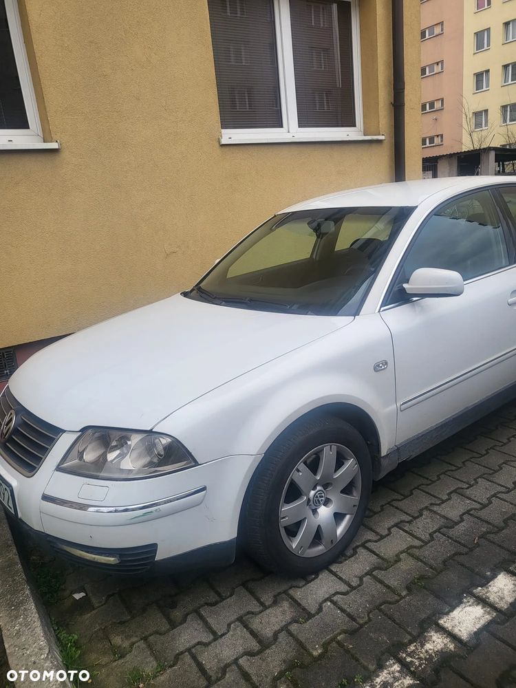 Volkswagen Passat - 2