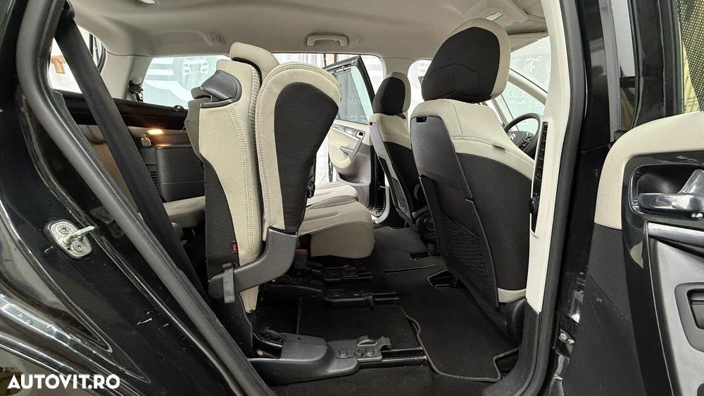 Citroën C4 Picasso HDi 150 FAP Business Class - 17