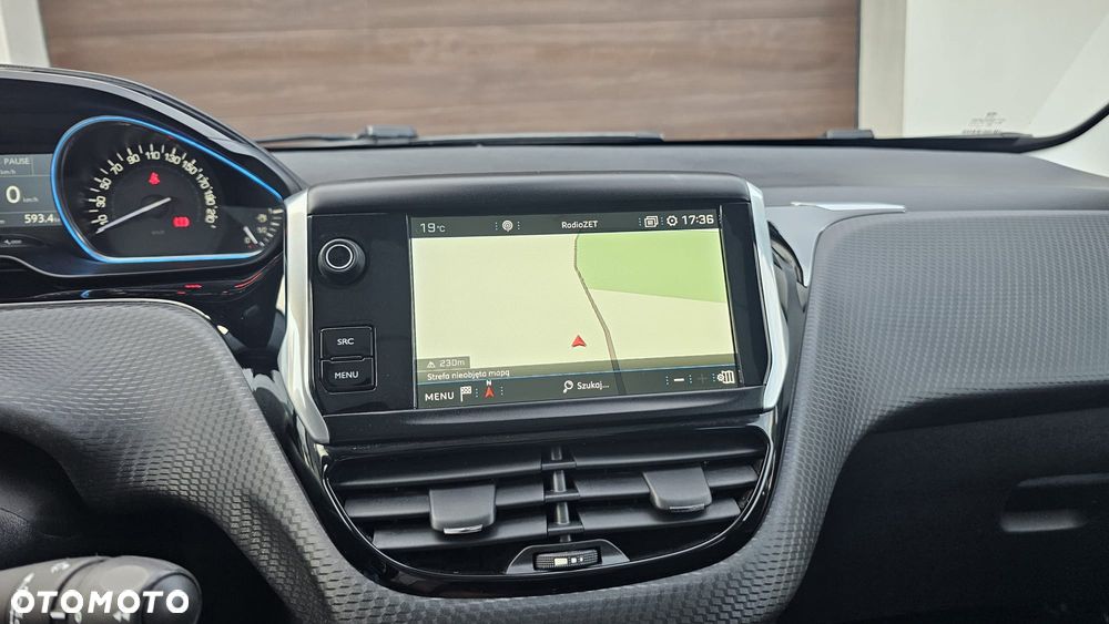 Peugeot 2008 1.2 Pure Tech GPF Allure S&S - 19