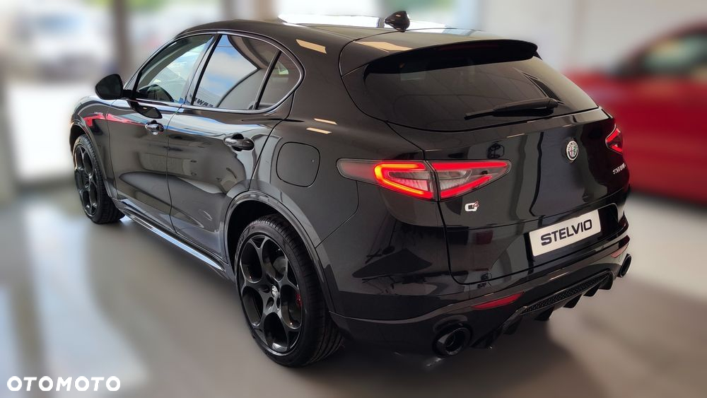 Alfa Romeo Stelvio 2.0 Turbo Veloce Q4 - 4