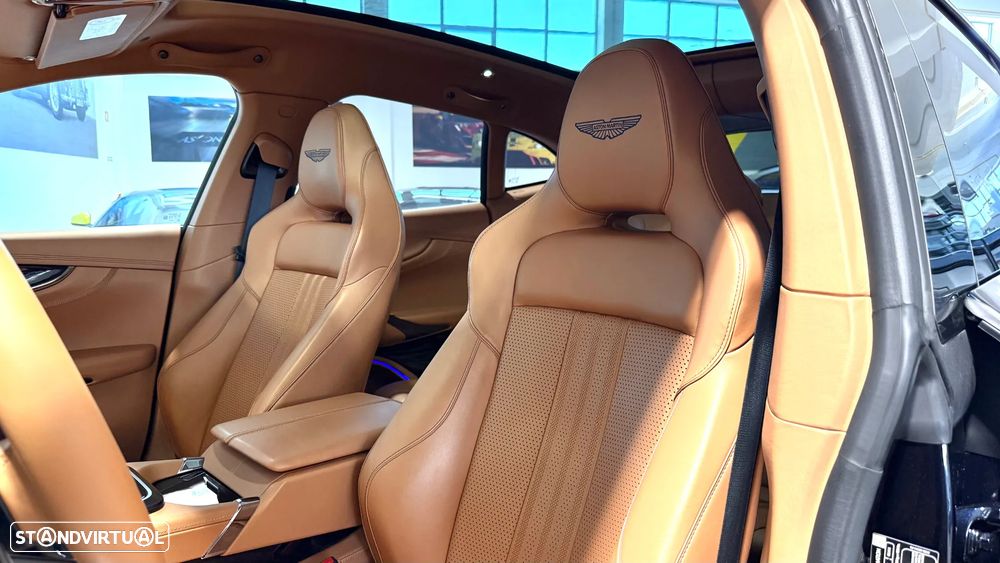Aston Martin DBX 707 - 18