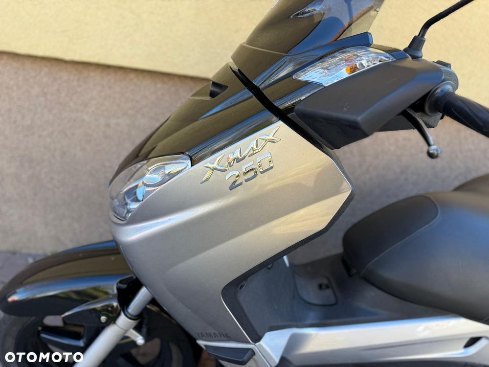 Yamaha X-max - 7
