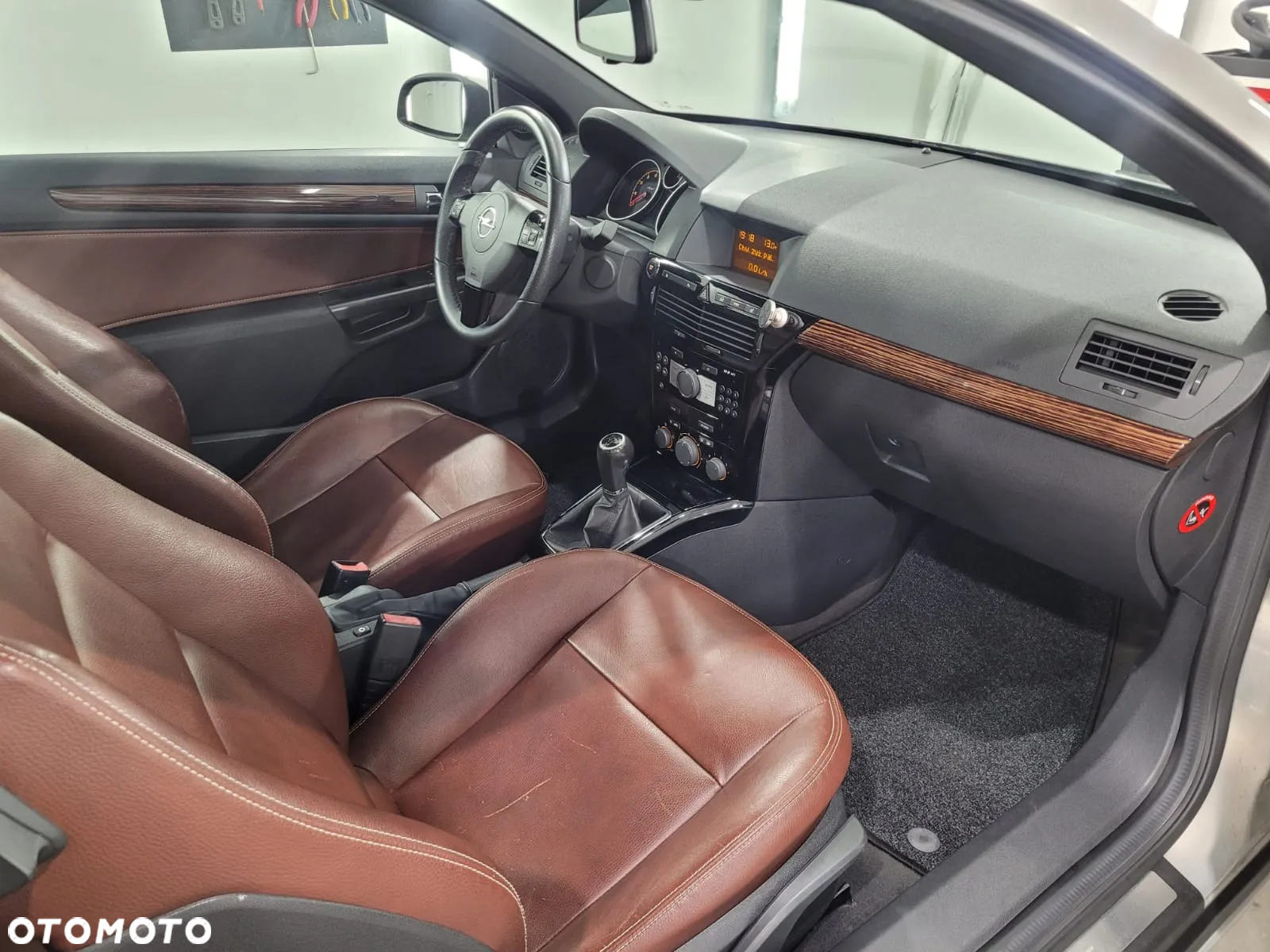 Opel Astra TwinTop 1.8 Cosmo - 36