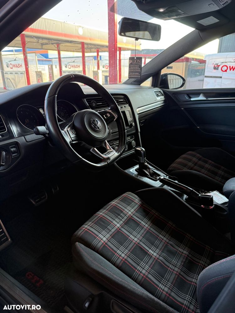Volkswagen Golf 2.0 TSI BMT DSG GTI - 10