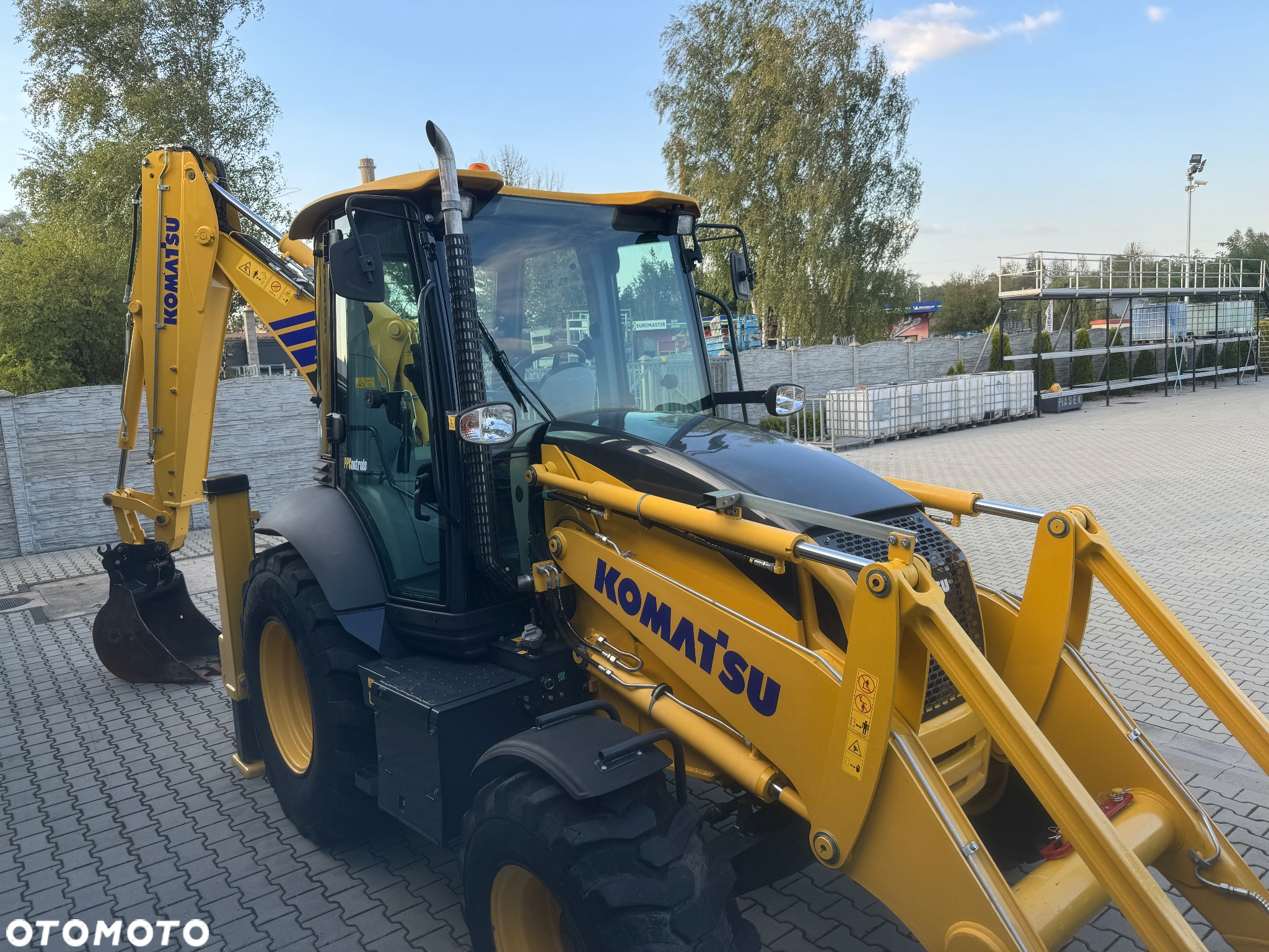 Komatsu WB 97R - 3