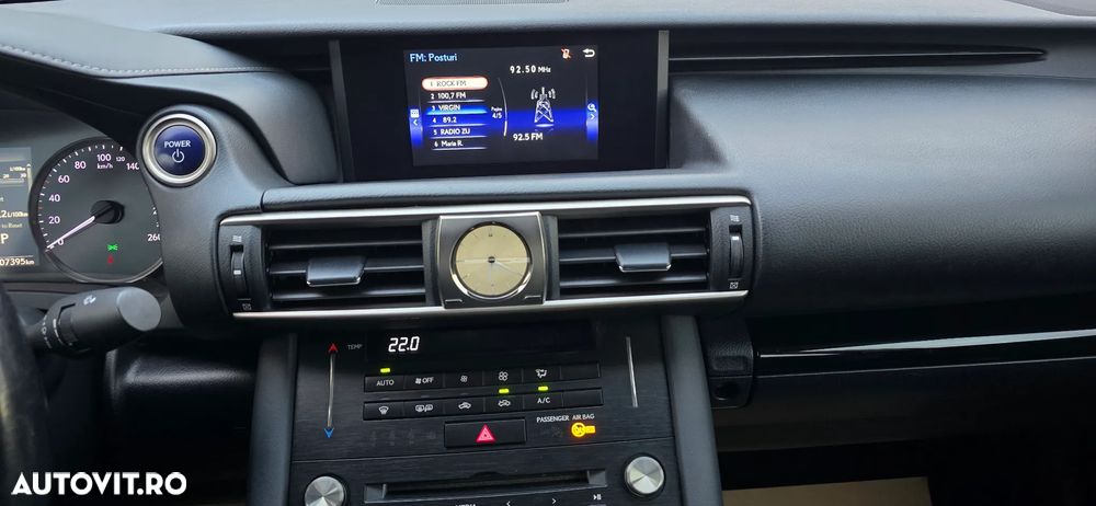 Lexus Seria IS 300h Executive Plus - 12