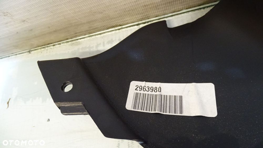 TUNEL ŚRODKOWY BMW E81 116i 2.0 - 11