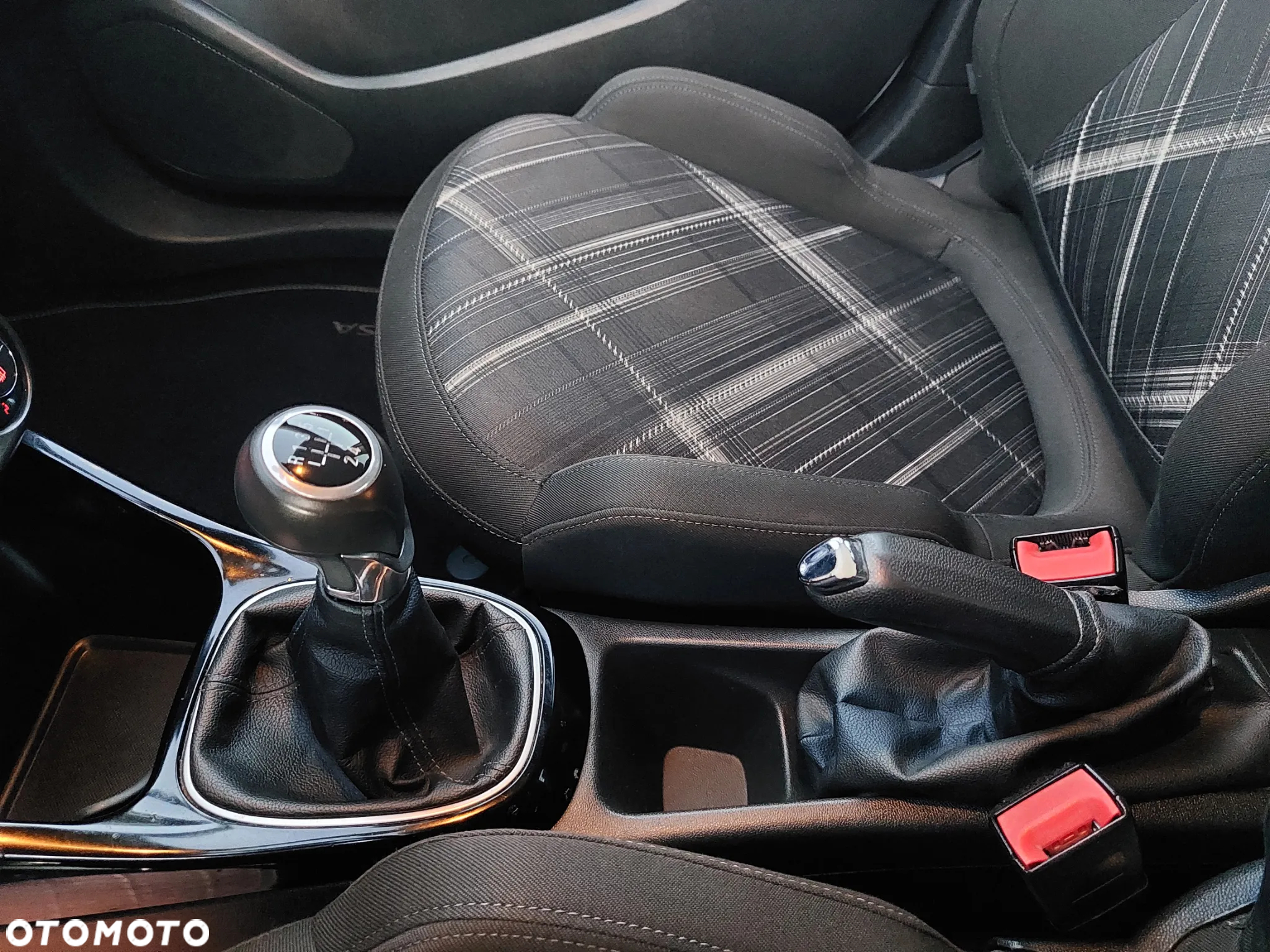 Opel Corsa 1.4 Color Edition S&S - 25