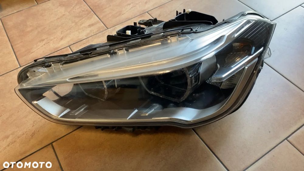 BMW X1 F48 FULL LED LEWY REFLEKTOR LAMPA EUROPA 7472219 USZKODZONY UCHWYT - 1