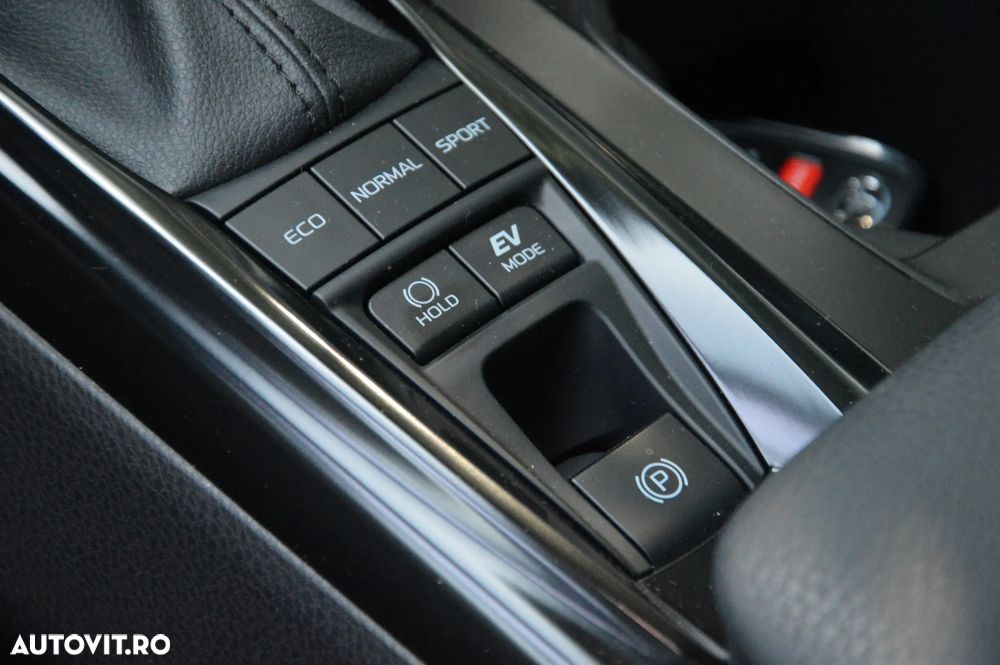 Toyota Camry Business Edition - 29