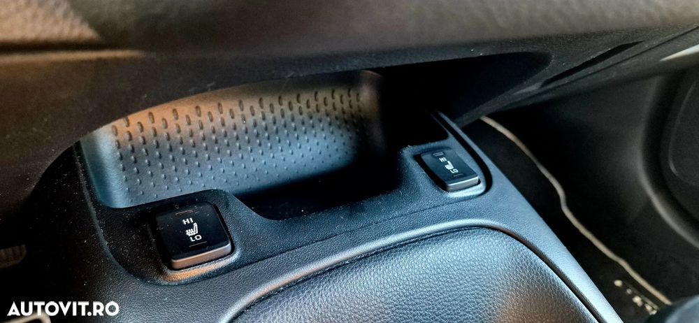 Toyota Corolla 1.8 HSD Dynamic - 18