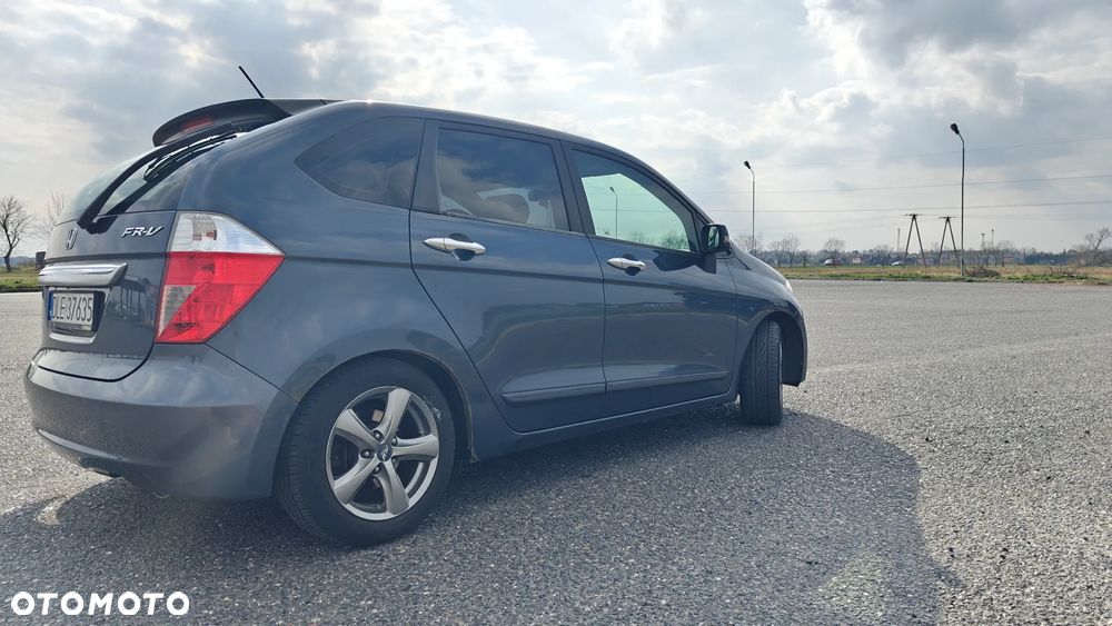 Honda FR-V - 9