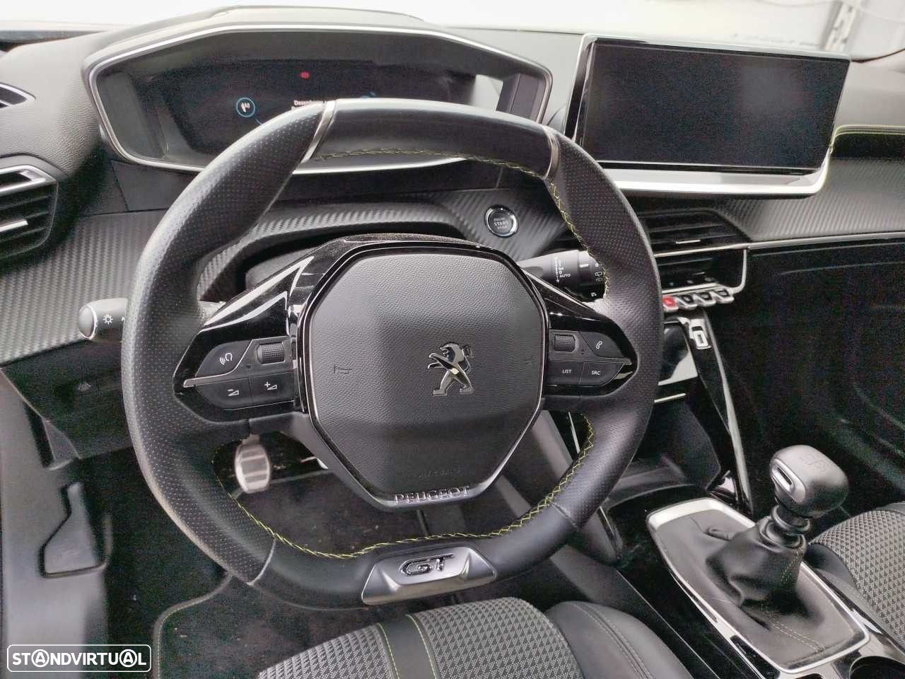 Peugeot 2008 - 11