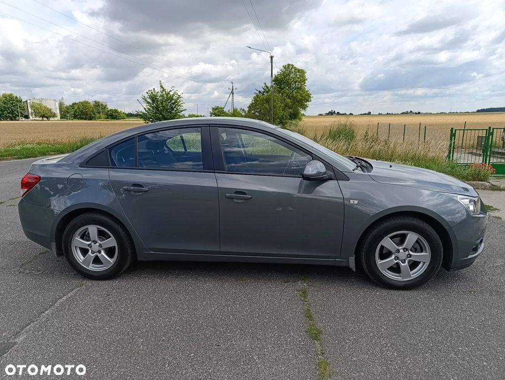 Chevrolet Cruze 1.8 LT - 4