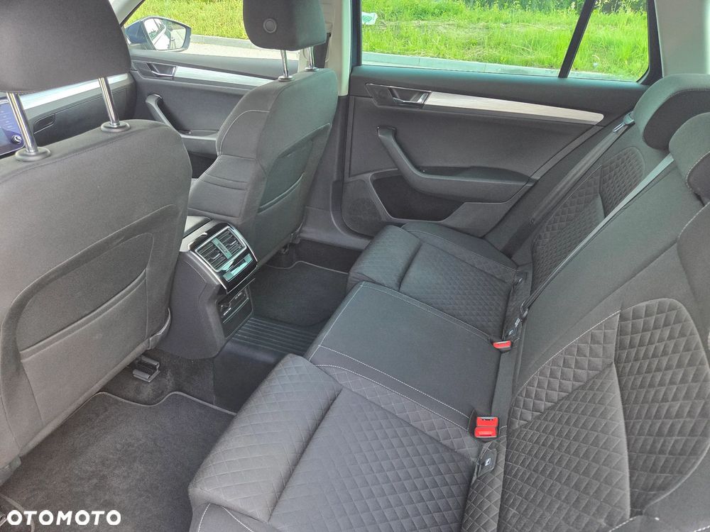 Skoda Superb 2.0 TDI Ambition DSG - 16