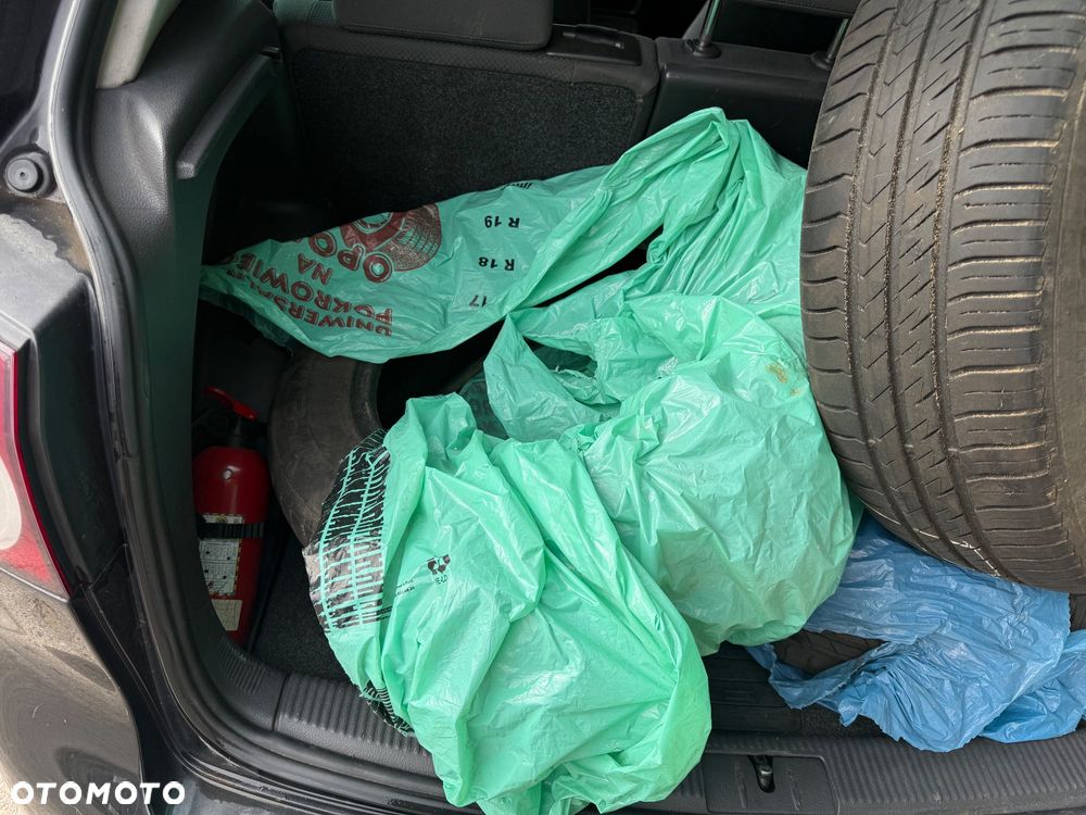 Volkswagen Golf Plus - 22