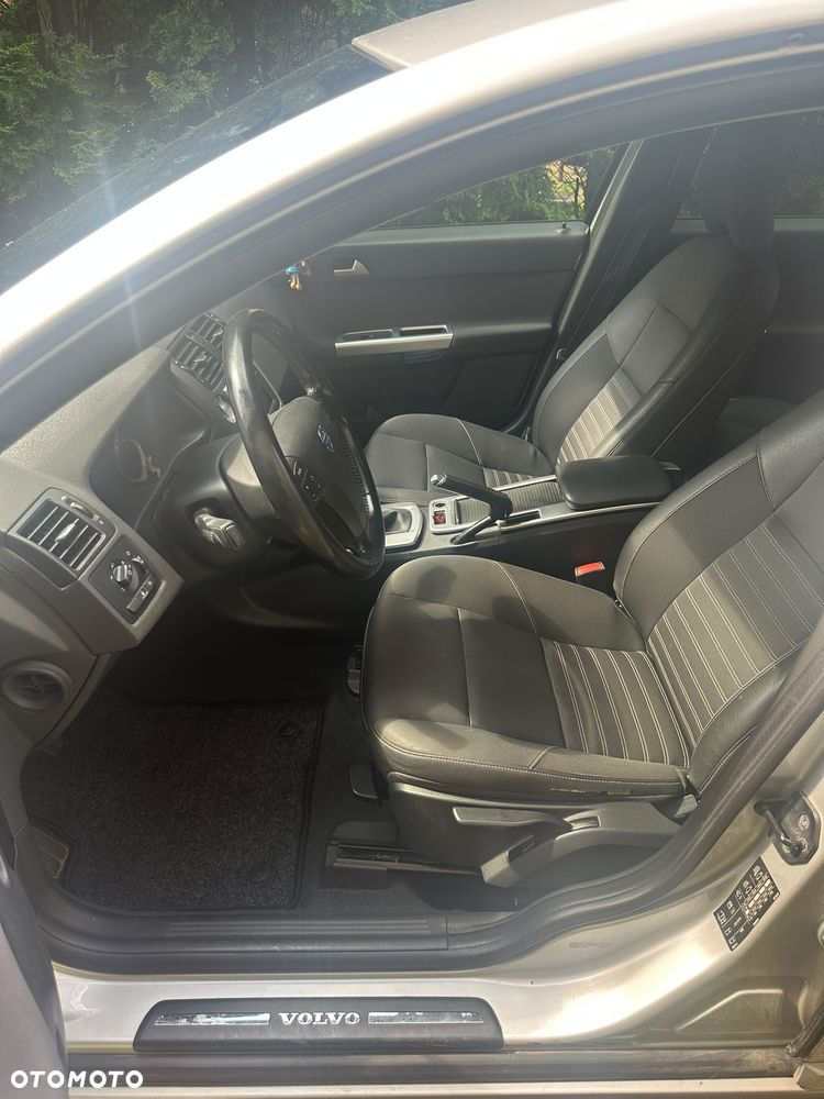 Volvo S40 D3 R-Design - 15
