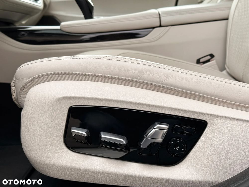 BMW Seria 7 750i xDrive - 31