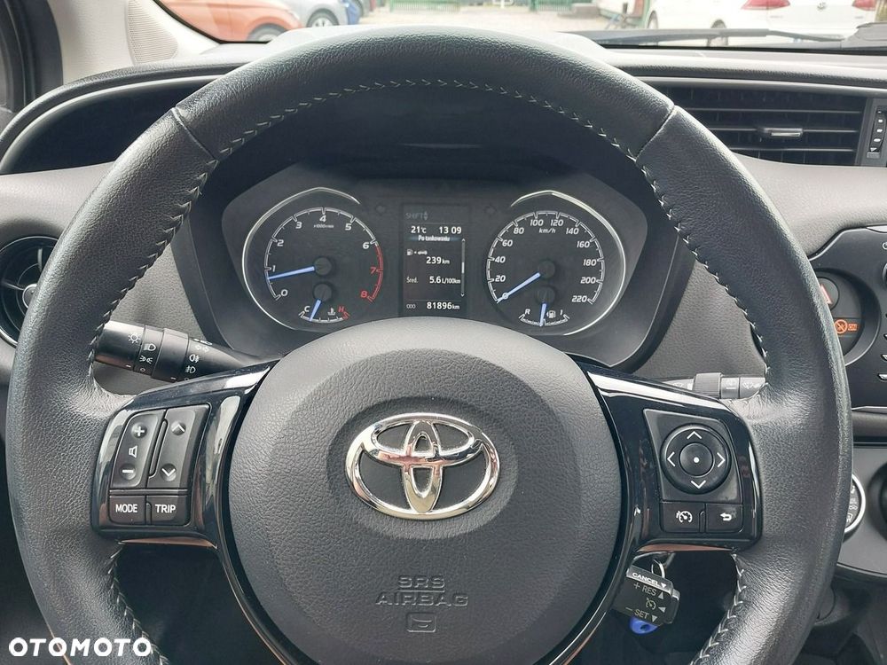 Toyota Yaris 1.5 Premium - 7