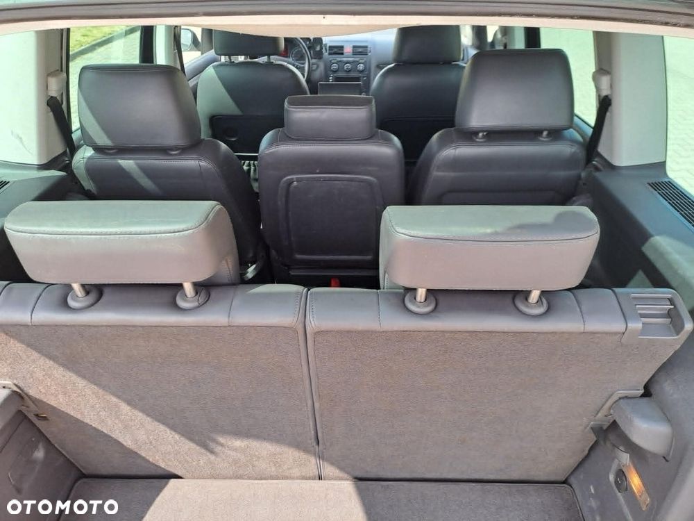 Volkswagen Touran 2.0 TDI Highline DSG - 8