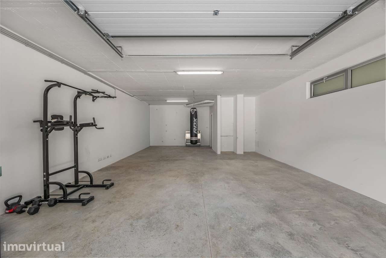 GARAGEM MULTIUSOS PREMIUM DE 76 m² À VENDA EM LAGOS - Grande imagem: 3/9