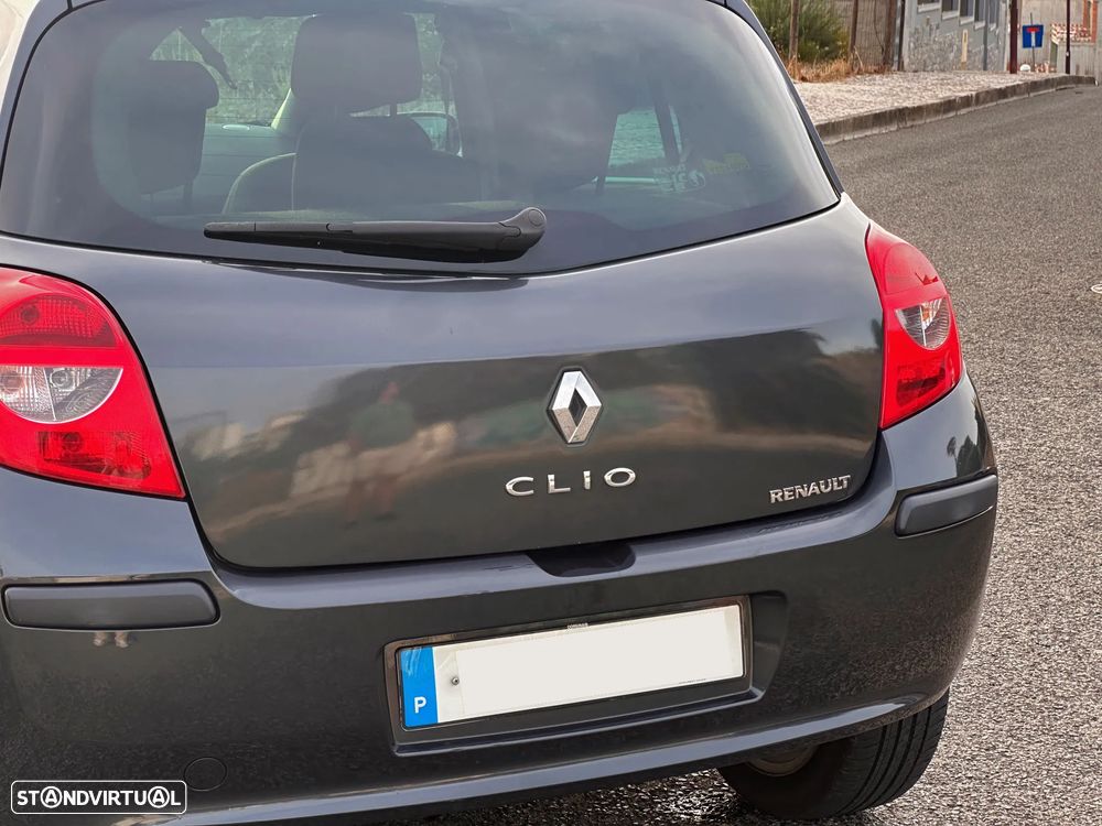 Renault Clio 1.2 16V Dynamique S - 3