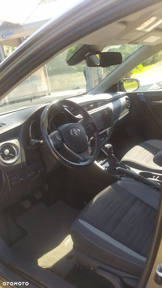 Toyota Auris 1.6 Premium - 7