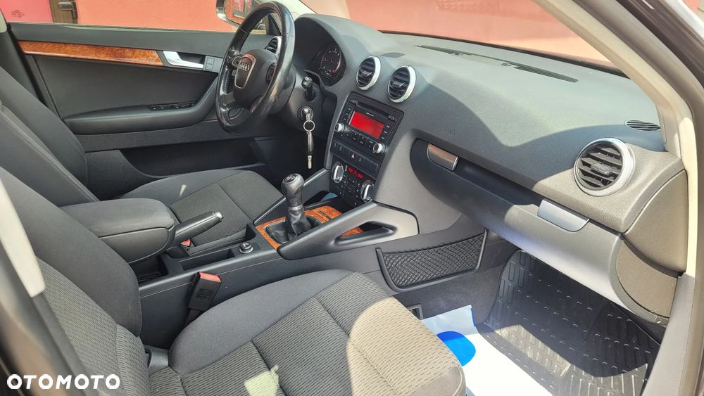 Audi A3 Sportback 1.6 TDI DPF Ambition - 13