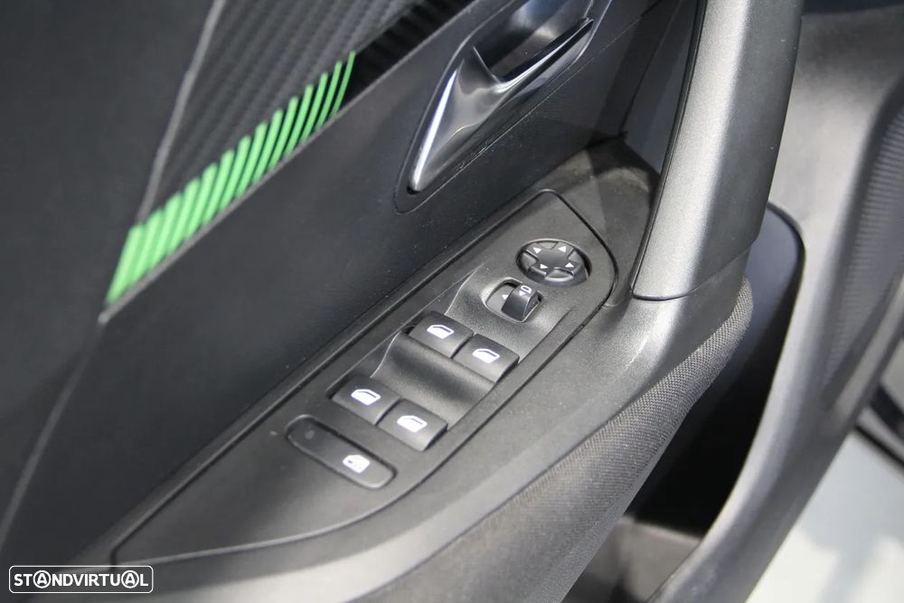 Peugeot 2008 1.2 PureTech Active Pack - 6