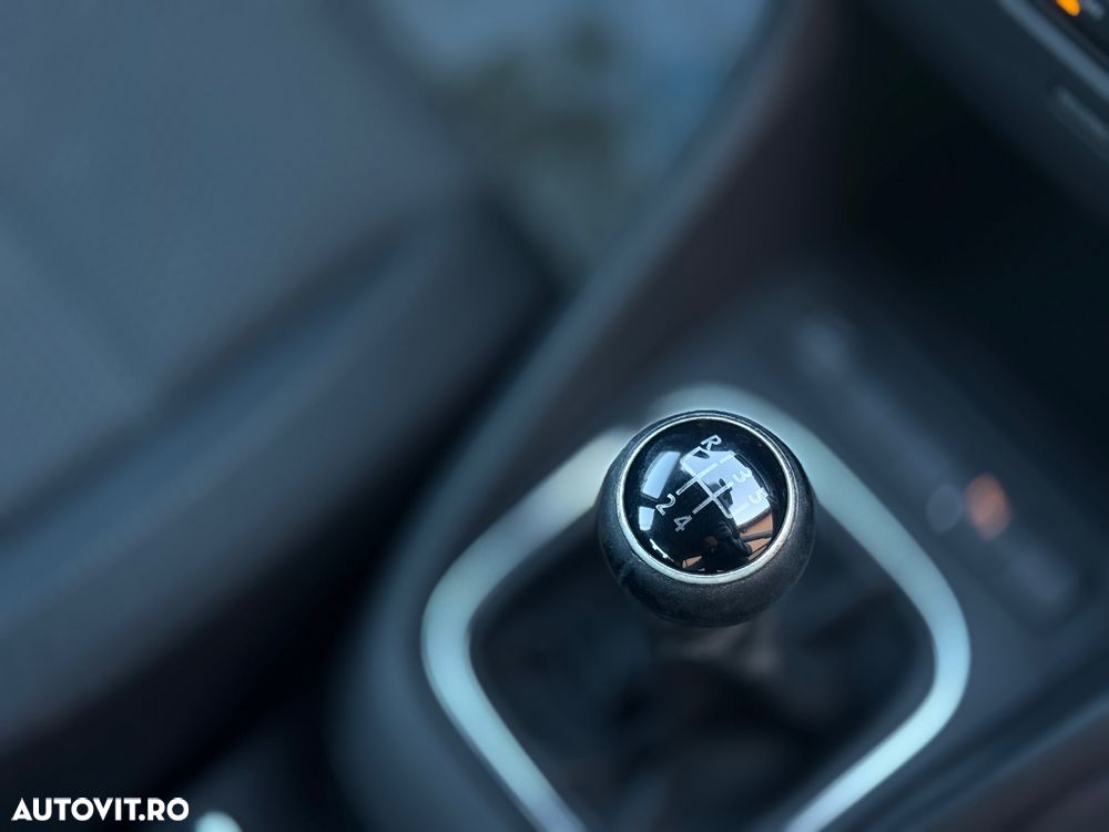 Volkswagen Golf - 10