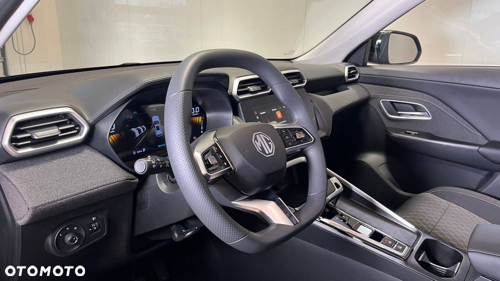 MG ZS Hybrid+ - 18