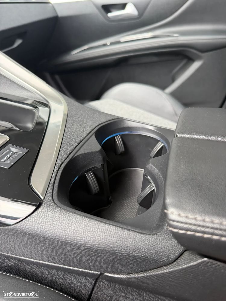 Peugeot 5008 1.5 BlueHDi Allure EAT8 - 18