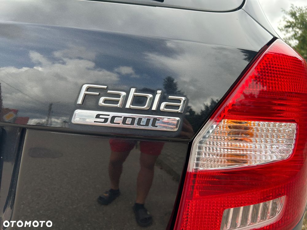 Skoda Fabia 1.6 16V Scout - 22