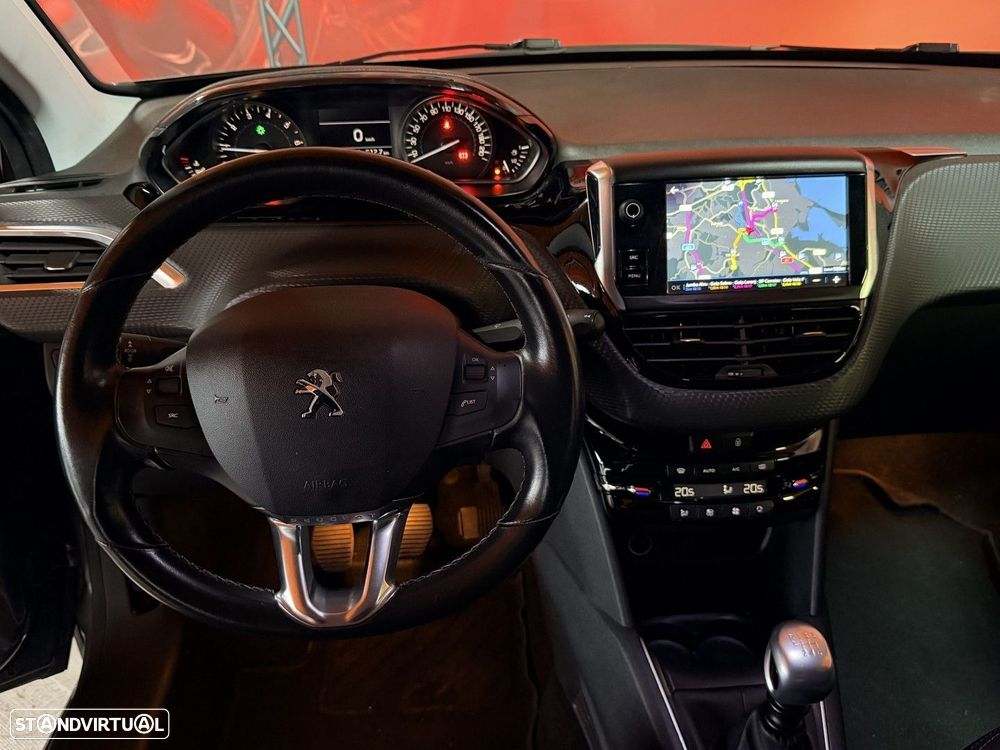 Peugeot 208 1.2 PureTech Allure - 7