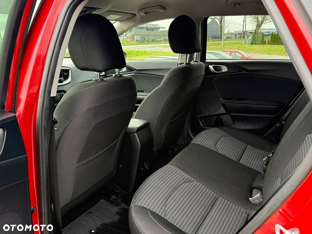 Kia Ceed 1.5 T-GDI Business Line - 14