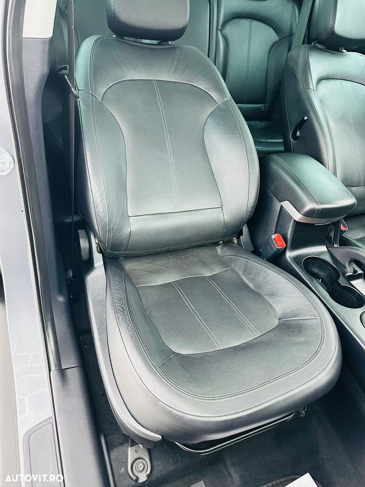 Hyundai ix35 1.7 CRDI 2WD Fifa World Cup Edition - 24