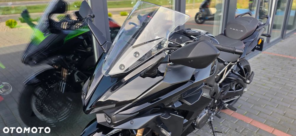 Suzuki GSX - 31