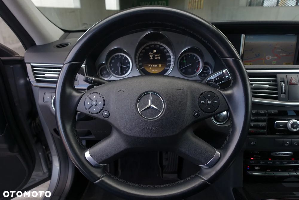 Mercedes-Benz Klasa E 500 4-Matic BlueEff Avantgarde - 24