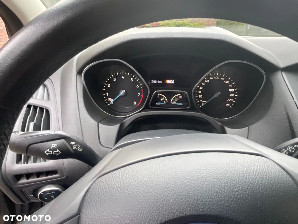 Ford Focus 1.6 Trend PowerShift - 4