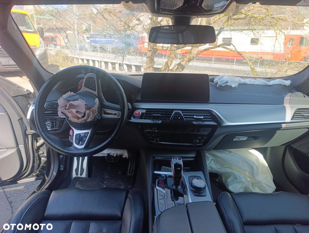 BMW M5 Competition - 10