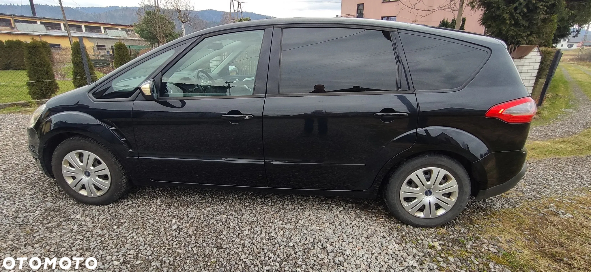 Ford S-Max - 11