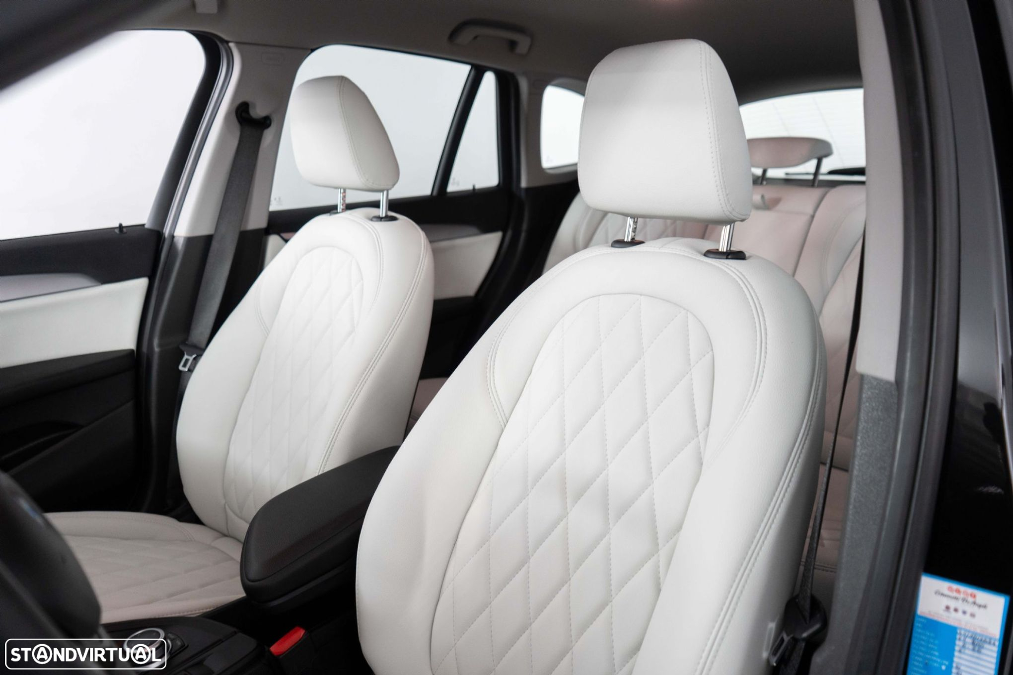 BMW X1 25 e xDrive Corporate Edition - 8