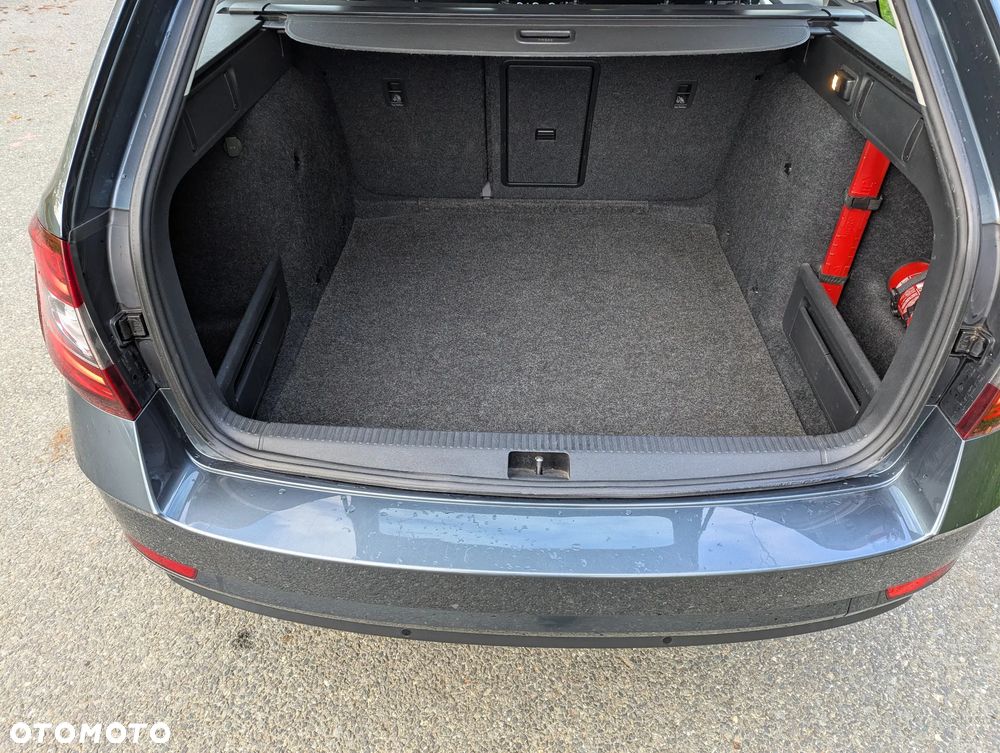 Skoda Octavia ver-1-4-tsi-style - 10