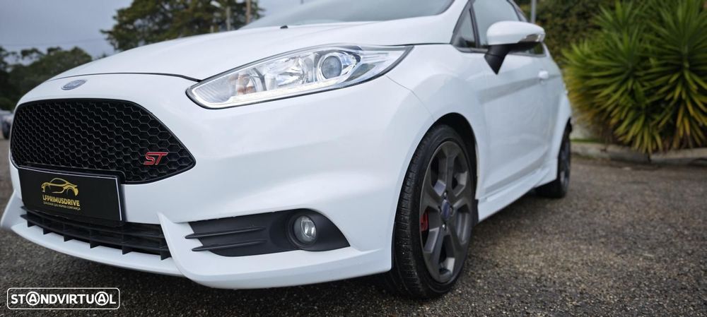 Ford Fiesta 1.6 T ST - 21